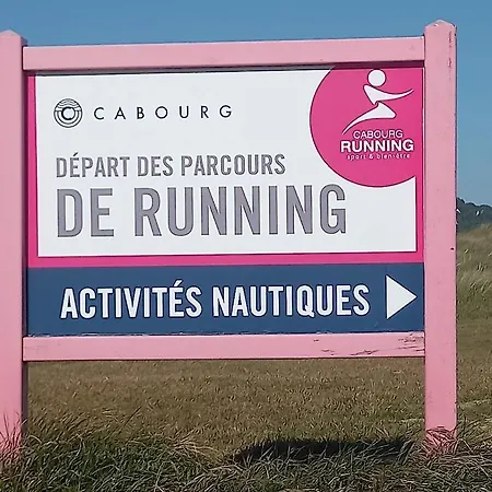Botel Detente Insolite Sur Un Bateau A Cabourg