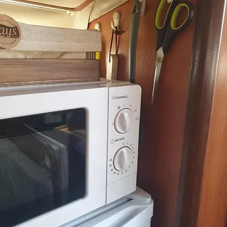 Detente Insolite Sur Un Bateau A Cabourg Botel *
